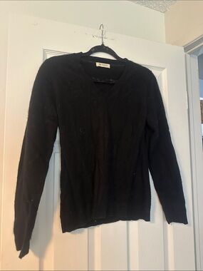 Kinross Black V-Neck Lightweight Cashmere Sweater